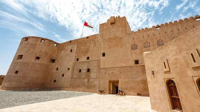 Jabrin-castle-in-Oman-Tour-by-Travelstoyou