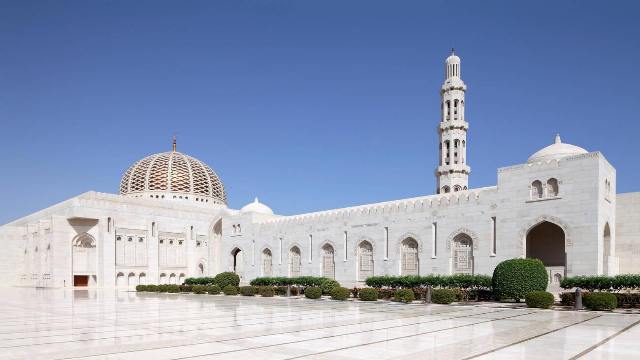 Sultan-Qaboos-Mosque-Muscat-Oman