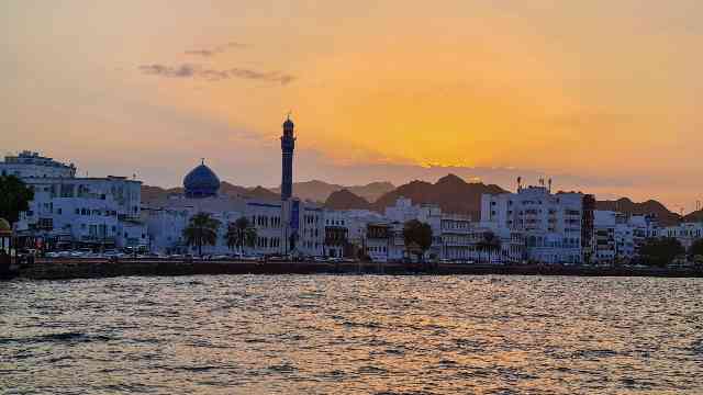 Sunset-in-Muscat-with-the-Mutrah