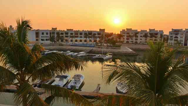 Enjoy Salalah's Stunning Natural Beauty and Wildlife 1 Sunset-over-Marina-Salalah-Beach-Travelstoyou-Salalah