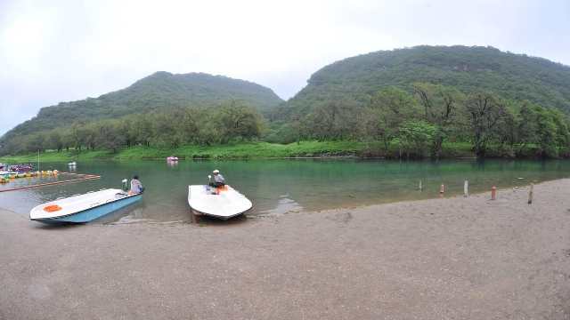 Wadi-Darbat-Salalah-Diverse-Experiences