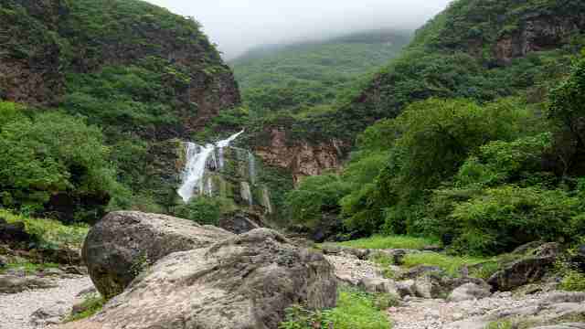 Enjoy Salalah's Stunning Natural Beauty and Wildlife 12 Waterfall-from-Mountain-and-Hill-Ayn-Khor-Salalah-Travelstoyou-in-Oman-during-the-autumnal-rain-season