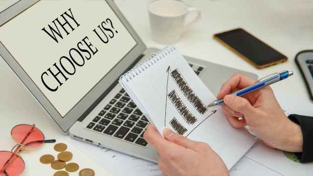 Why-Choose-Us-an-inscription-Travelstoyou-Salalah-Sultanate-of-Oman 