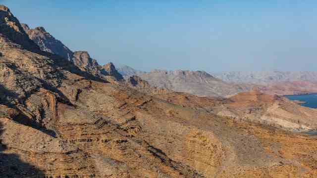 al-hajar-mountains-oman-by-travelstoyou